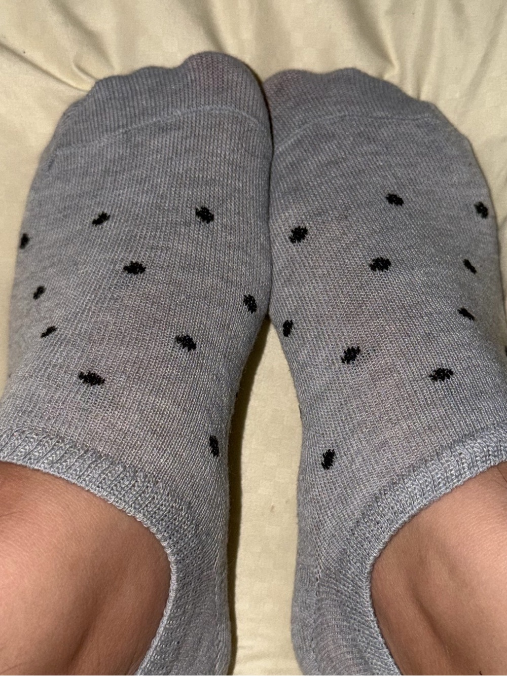 Women’s Low-Cut Gray Polkadot Socks